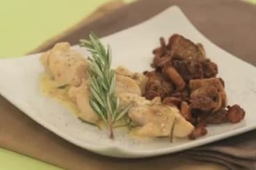 Fricassée de poulet au vin jaune et poêlée de champignons des bois