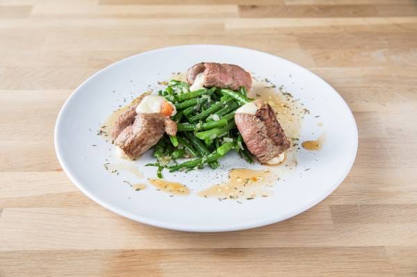 Roulade de veau à la mozzarella et haricots verts étuvés
